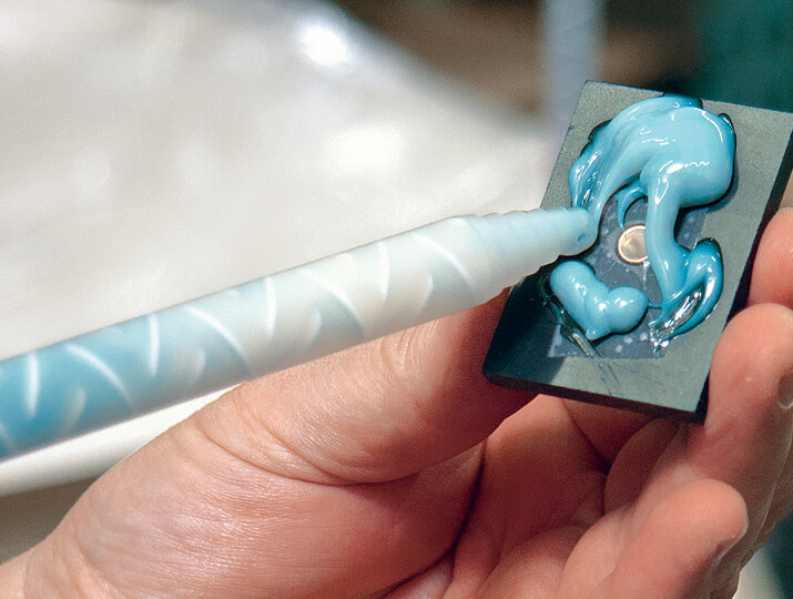 adhesives-nozzle-715x540.jpg