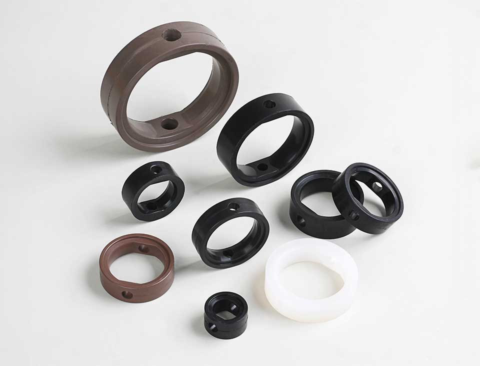 Seals in a variety of sizes and plastic materials